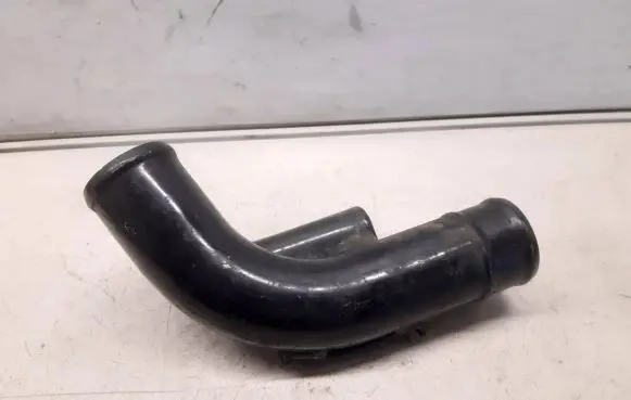 KIA Sorento Engine coolant pipe/hose