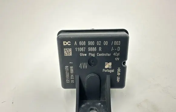 Renault Clio V Glow plug pre-heat relay 110679886R