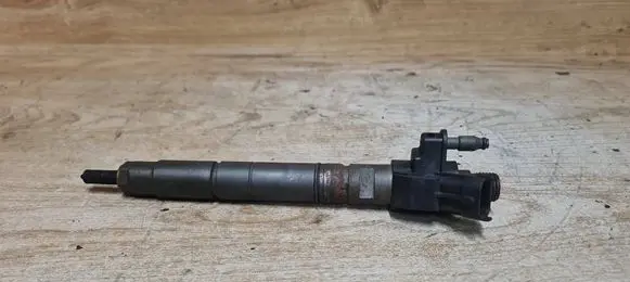 Volvo V70 Fuel injector 31272690