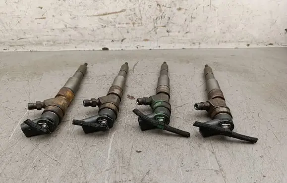 BMW X3 E83 Fuel injectors set 0445110216 7793836