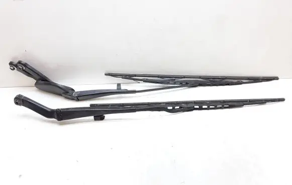 Mercedes-Benz S W220 Front wiper blade arm