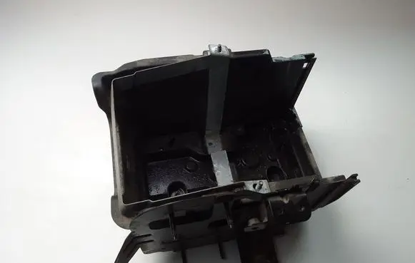 Ford Fiesta Battery bracket 1784155
