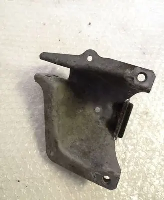 Audi A6 C7 Engine mounting bracket