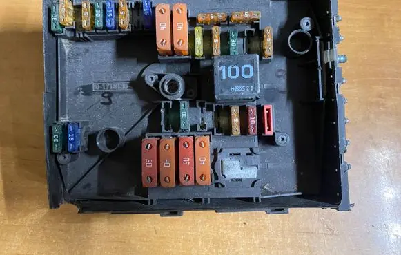 Seat Leon (1P) Fuse module 017181301 017181281C 1K0937125