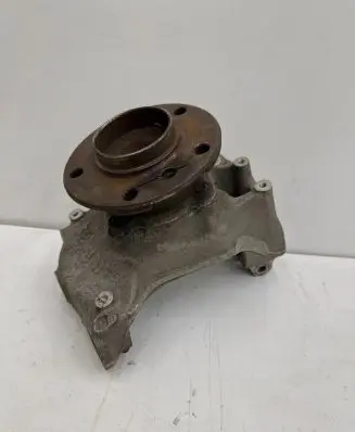BMW 4 F32 F33 Front wheel hub 19878810