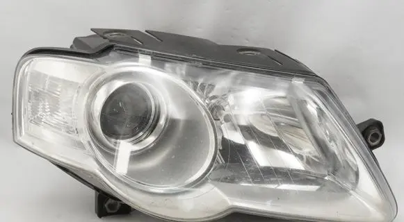 Volkswagen PASSAT B6 Headlight/headlamp 3C0941006Q