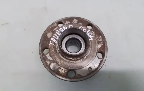 Volkswagen Touran I Rear wheel bearing hub 