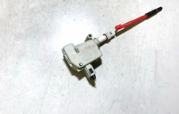 Volkswagen PASSAT B5 Central locking motor 3b0810773 3b0959782