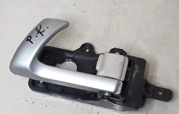 Hyundai Santa Fe Front door interior handle 82613CM000