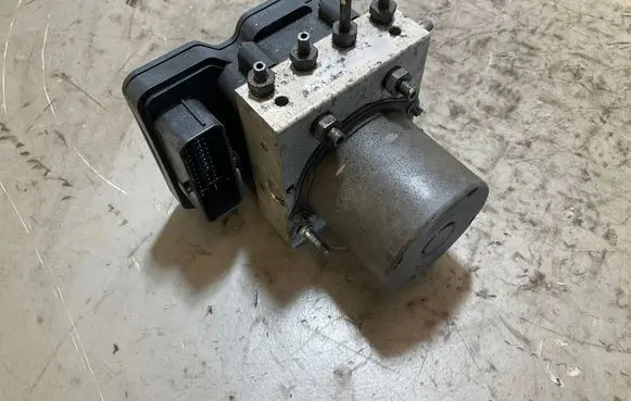 Mercedes-Benz Sprinter W906 ABS Pump A9069005502 ZGS001 39799