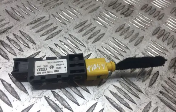 Audi A3 S3 8P Airbag deployment crash/impact sensor 4B0959643E 11044