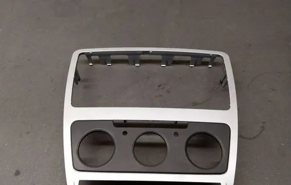 Skoda Octavia Mk2 (1Z) Radio/GPS head unit trim 1Z0858069BD
