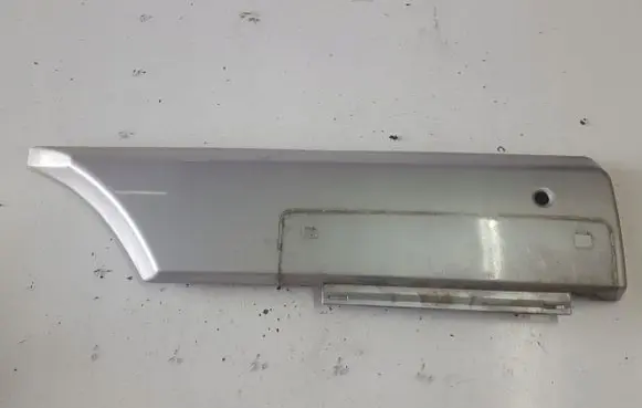Mitsubishi Pajero Trunk door license plate light bar 