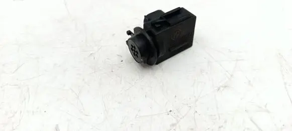 BMW 5 E60 E61 Air quality sensor 913660701