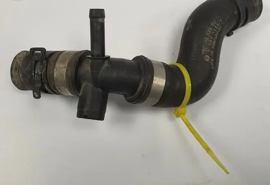 Porsche Cayenne (92A) Engine coolant pipe/hose 7P0122051D