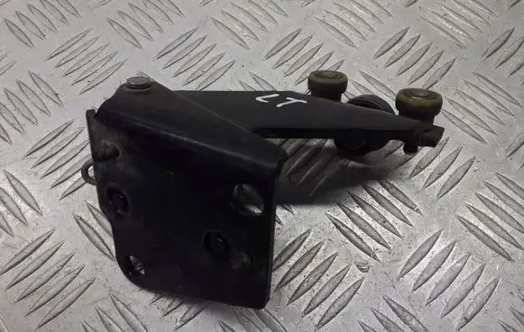 Peugeot 807 Front door lower hinge 