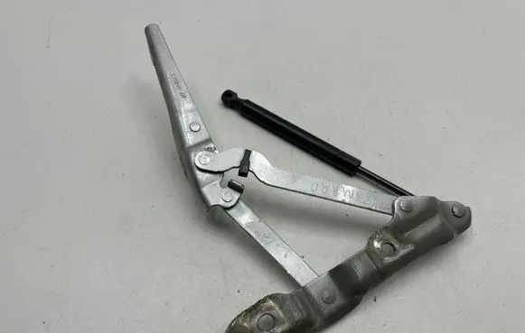 Chevrolet Camaro Tailgate/trunk/boot hinge 22785400