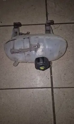 Renault Trafic III (X82) Coolant expansion tank/reservoir 217101893R