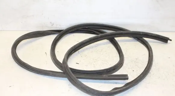Nissan Qashqai Loading door rubber seal (on body) 