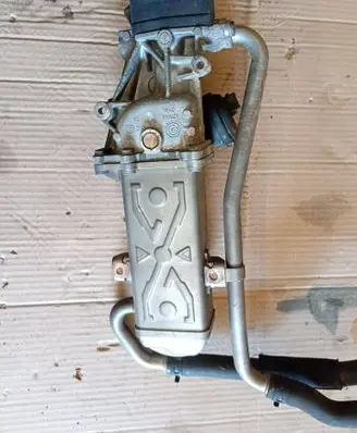 Volkswagen Caddy EGR valve cooler 11725509 0280751016 17102932385