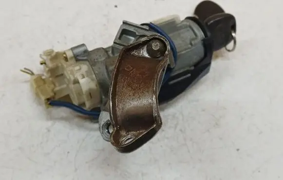 Toyota Yaris Ignition lock 8978352010