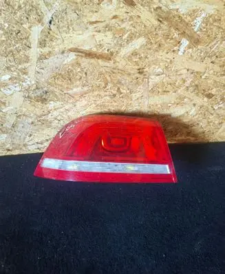 Volkswagen Eos Rear/tail lights 1Q0945095P