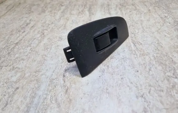 Toyota Avensis T250 Electric window control switch 8653