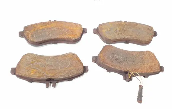Mercedes-Benz E W212 Brake pads (front) A0054201520