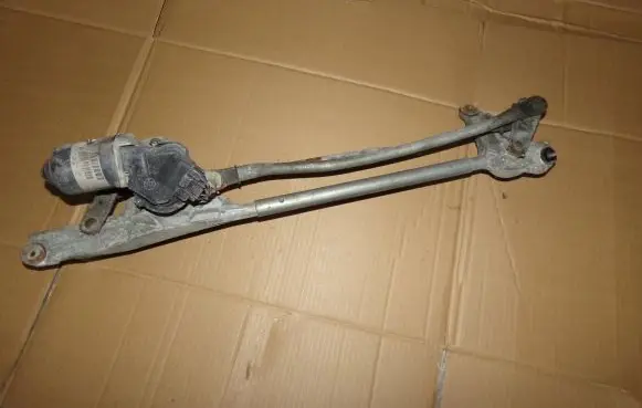 Chrysler 300M Front wiper linkage and motor