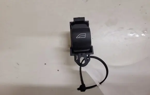 Volvo V50 Electric window control switch 30774162