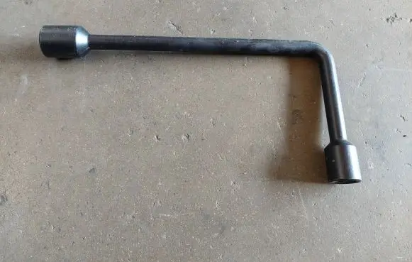 Renault Master III Wheel nut wrench 