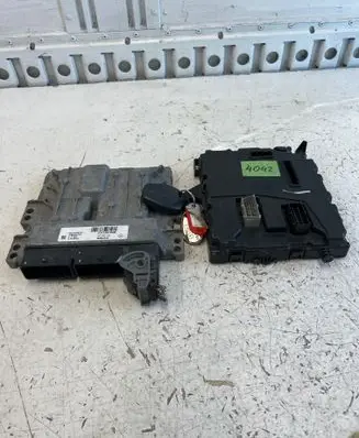 Renault Master III Engine ECU kit and lock set 237108788R 237106117R