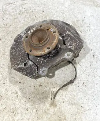 BMW 1 E81 E87 Front wheel hub spindle knuckle 676444309