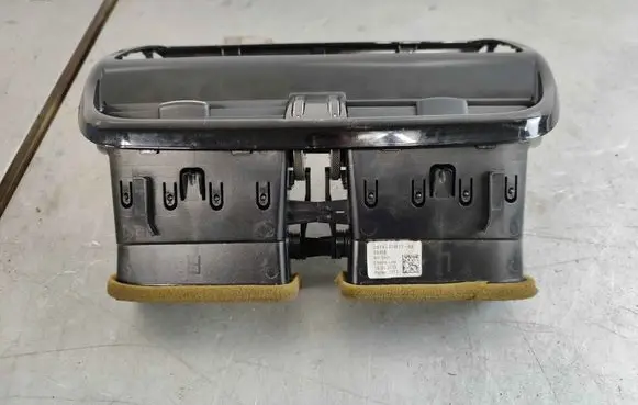Jaguar XE Dash center air vent grill T4A34146 T4A10366 T4A11589