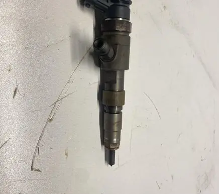 Peugeot 2008 I Fuel injector 0445110566