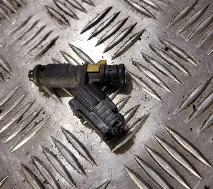 Volkswagen Jetta V Fuel injector 07K906031B