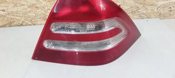 Mercedes-Benz C W203 Rear/tail lights Ulo3311
