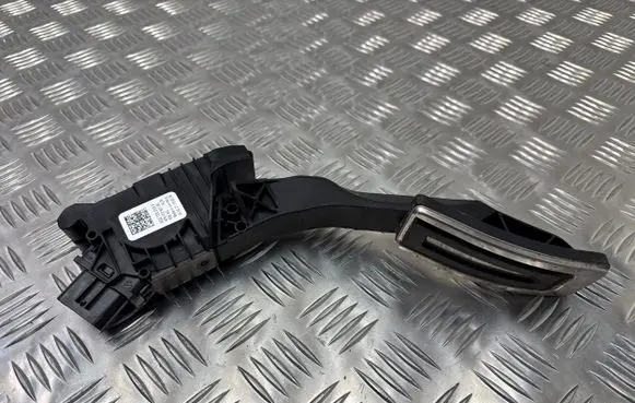 Audi Q3 F3 Accelerator throttle pedal 5Q2723503F 6PV01062185