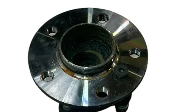 BMW 1 F40 Rear wheel hub 6891921