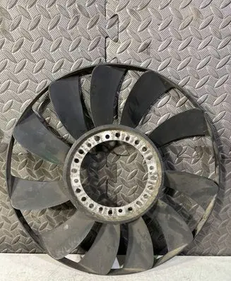 Volkswagen PASSAT B5 Fan impeller 058121301B