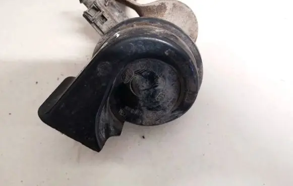 Skoda Octavia Mk2 (1Z) Horn signal e9011157