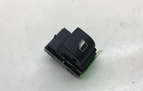BMW 5 E60 E61 Tailgate glass/window release handle 924949