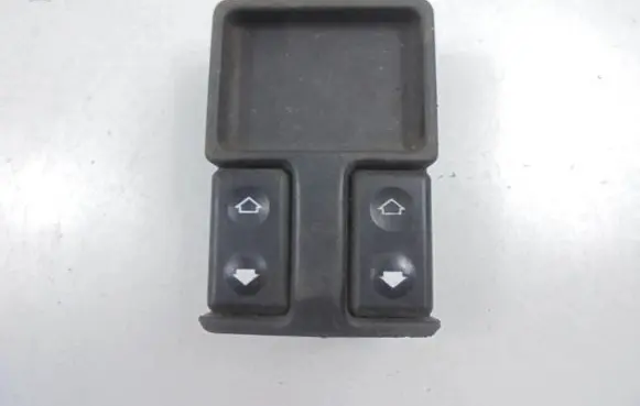 BMW 5 E34 Electric window control switch 1374491
