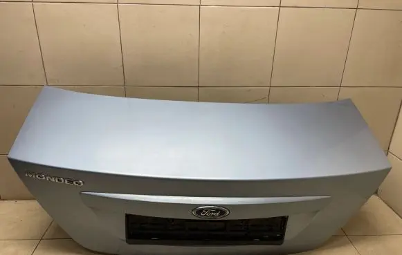 Ford Mondeo Mk III Tailgate/trunk/boot lid