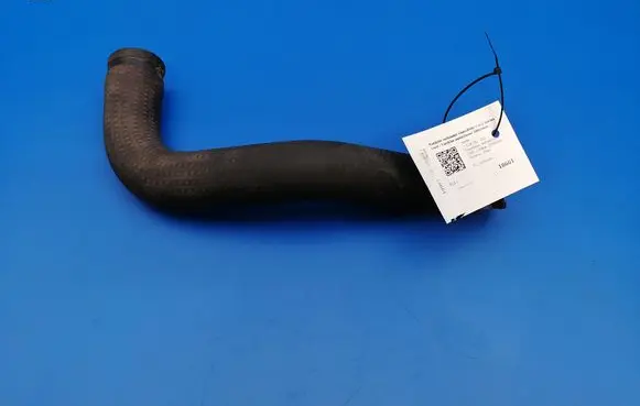 BMW 7 E38 Engine coolant pipe/hose