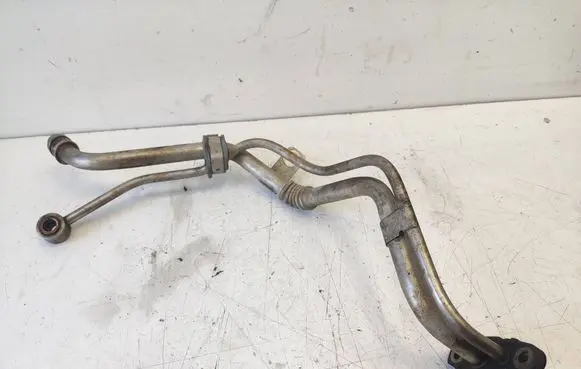 Nissan X-Trail T31 Turbo turbocharger oiling pipe/hose 