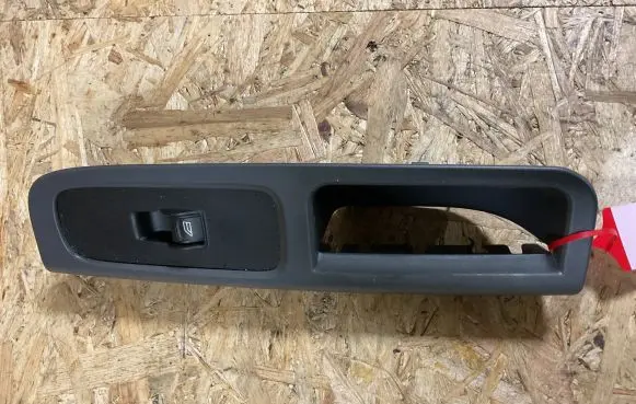 Volvo V50 Electric window control switch 8679474