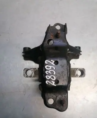 Volkswagen Polo IV 9N3 Engine mount bracket