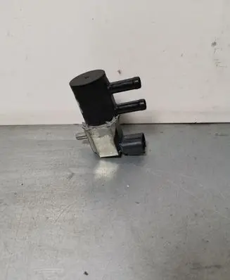 Subaru Forester SJ Vacuum valve K5T48580