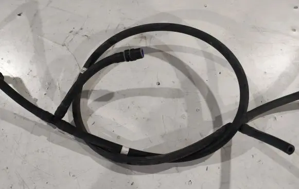 BMW 7 F01 F02 F03 F04 Headlight washer hose/pipe 7182525
